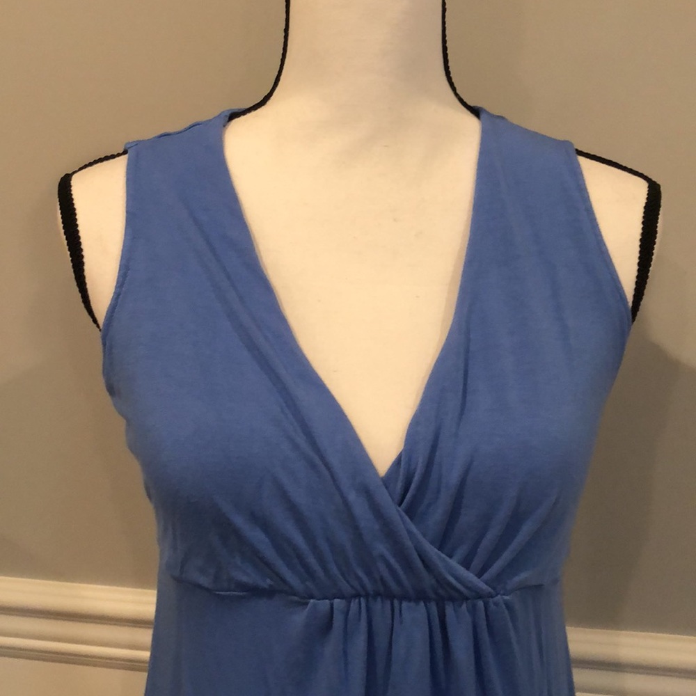 V neck sleeveless dress - Picture 2 of 3